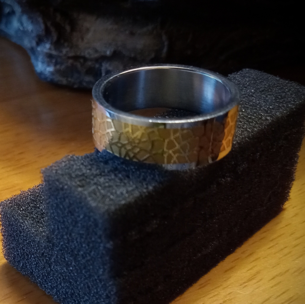 Size 9 unisex ring